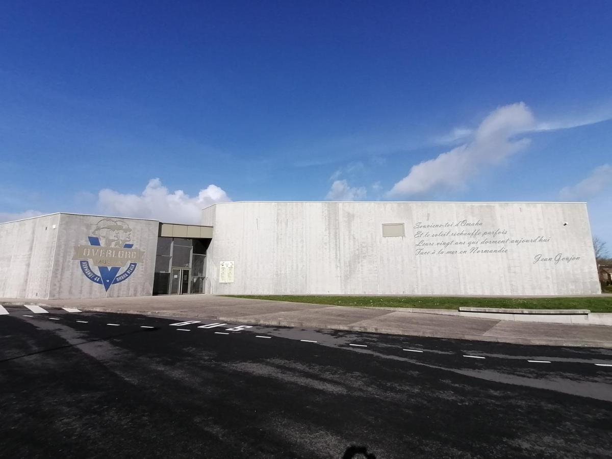 Le So Art, Grande Maison 4 Chambres, Terrain De Petanque, Grand Jardin Clos, Flipper, Babyfoot, Jeux Arcade, Ping Pong,1 Km Mer, Proche Golf, Port En Bessin, Bayeux Et Plages Du Debarquement, Adaptee Enfants Commes Exterior foto