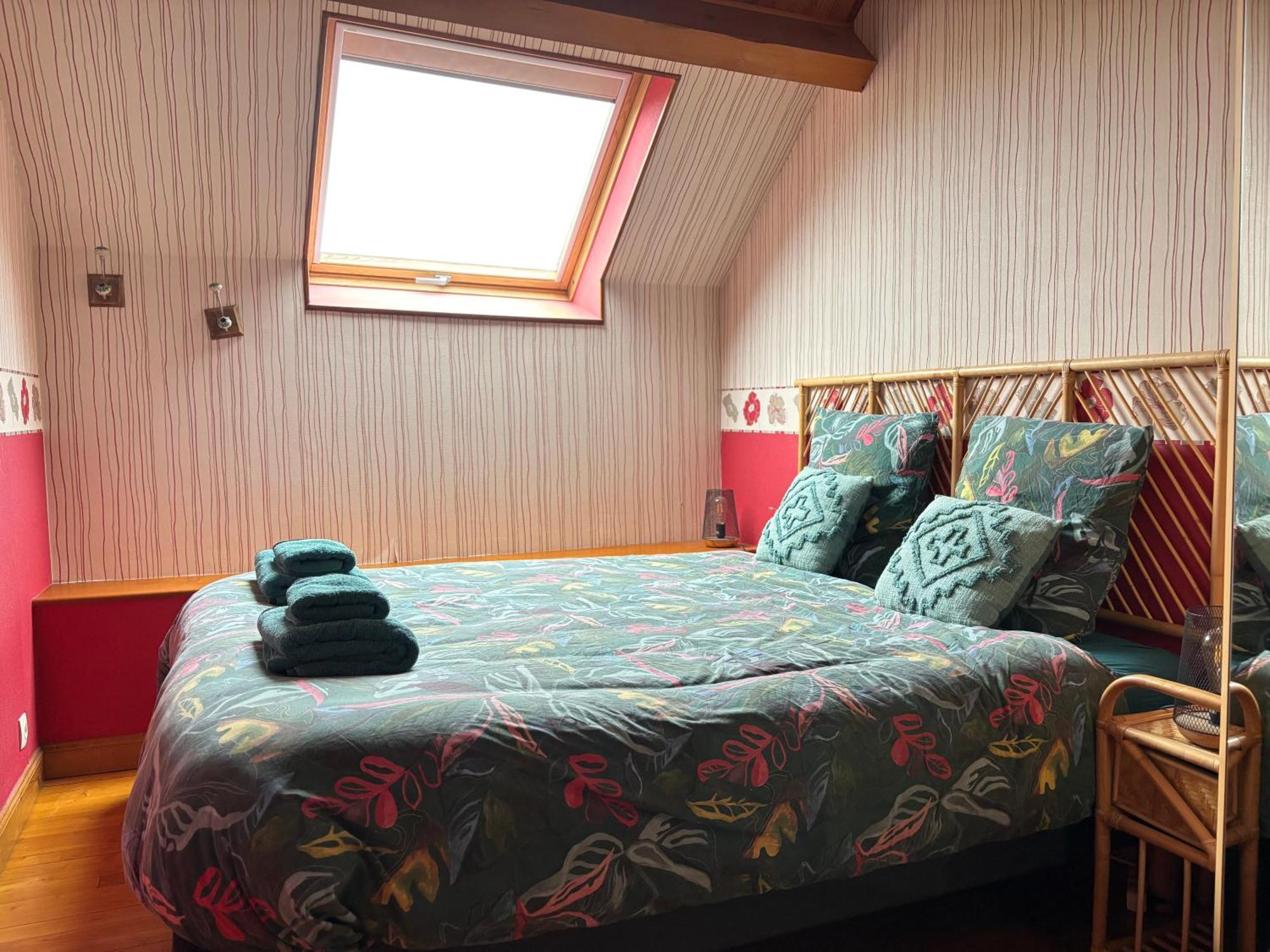 Le So Art, Grande Maison 4 Chambres, Terrain De Petanque, Grand Jardin Clos, Flipper, Babyfoot, Jeux Arcade, Ping Pong,1 Km Mer, Proche Golf, Port En Bessin, Bayeux Et Plages Du Debarquement, Adaptee Enfants Commes Exterior foto