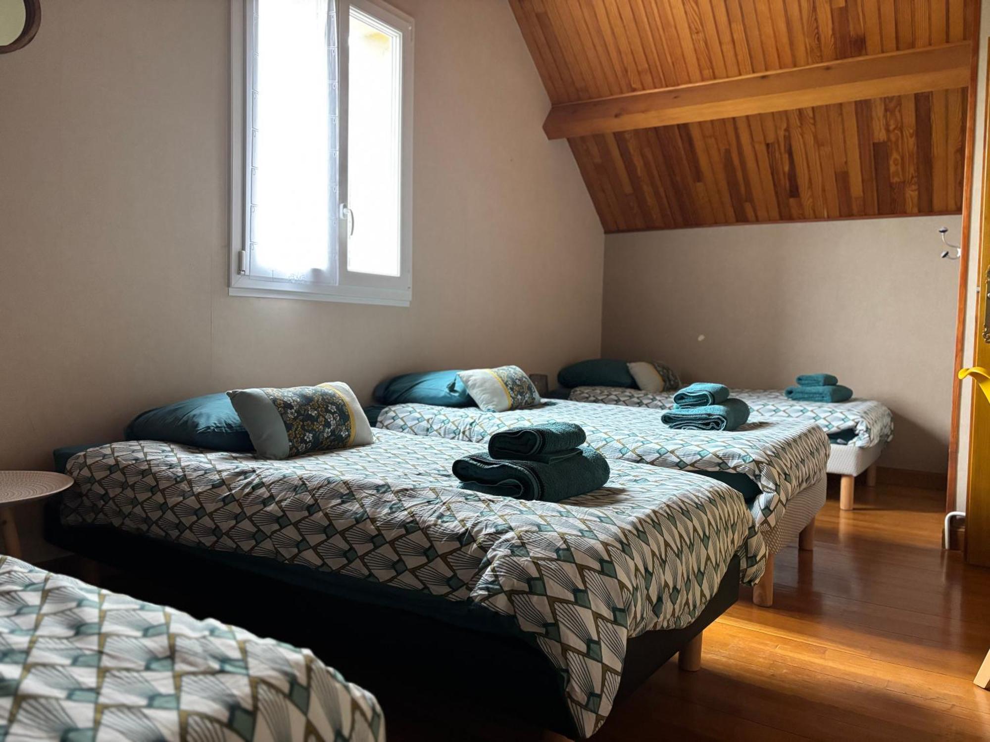 Le So Art, Grande Maison 4 Chambres, Terrain De Petanque, Grand Jardin Clos, Flipper, Babyfoot, Jeux Arcade, Ping Pong,1 Km Mer, Proche Golf, Port En Bessin, Bayeux Et Plages Du Debarquement, Adaptee Enfants Commes Exterior foto